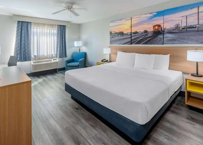 Days Inn By Wyndham Lamar